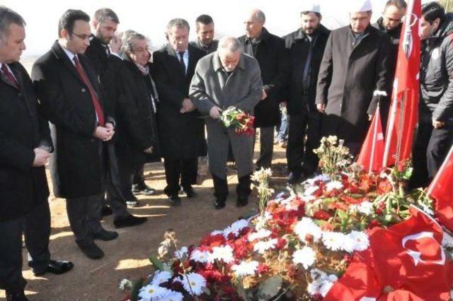 Galatasaray Y&ouml;neticilerinden Şehit Polis Sekin in Kabrine Ziyaret 2