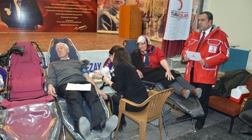 Ortaokul Veli Ve &Ouml;ğretmenlerinden Kan Bağış Kampanyası