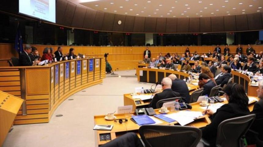 Zana: Yavaş, aksak ve eksik olsa da AK Parti cesur