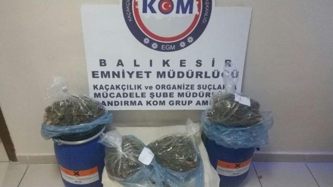 Esrarın Turşusunu Kurdular, Ama Helyus&rsquo;tan Kurtulamadılar