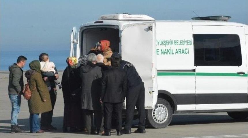 Diyarbakır&rsquo;da Şehit Olan Polis Memuru &Ouml;zcan&rsquo;ın Naaşı Trabzon&rsquo;a Getirildi