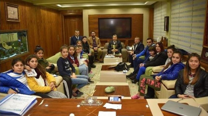 Horozk&ouml;y&rsquo;e &Ccedil;ok Ama&ccedil;lı Spor Salonu M&uuml;jdesi