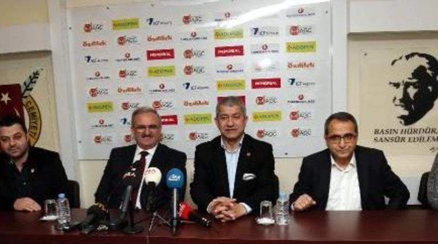 Vali Karaloğlu: Fet&ouml; Ilk Zararını Van'da Gazetecilere Verdi