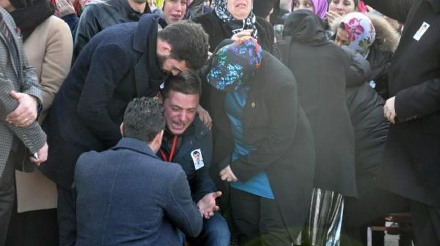 Şehit Polis Mira&ccedil; Kadir &Ouml;zcan'ın Cenazesi Trabzon'da