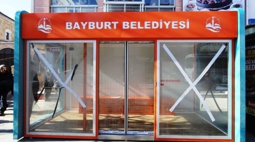 Isıtmalı Otob&uuml;s Duraklarının Kurulumuna Başlandı