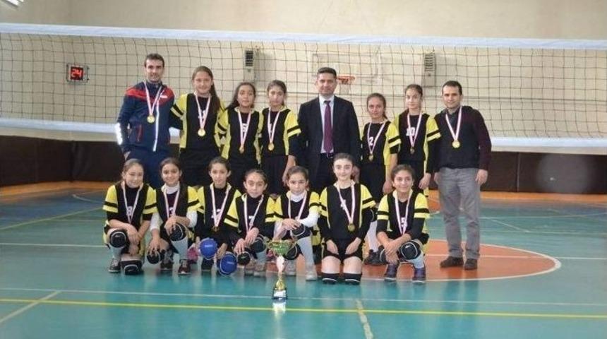 &Ccedil;epnili Voleybolcular Afyonkarahisar Şampiyonu Oldu