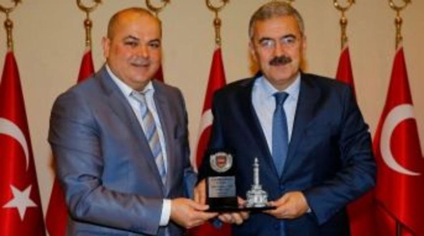 Taksi Sahiplerinden Vali&rsquo;ye Anlamlı Ziyaret