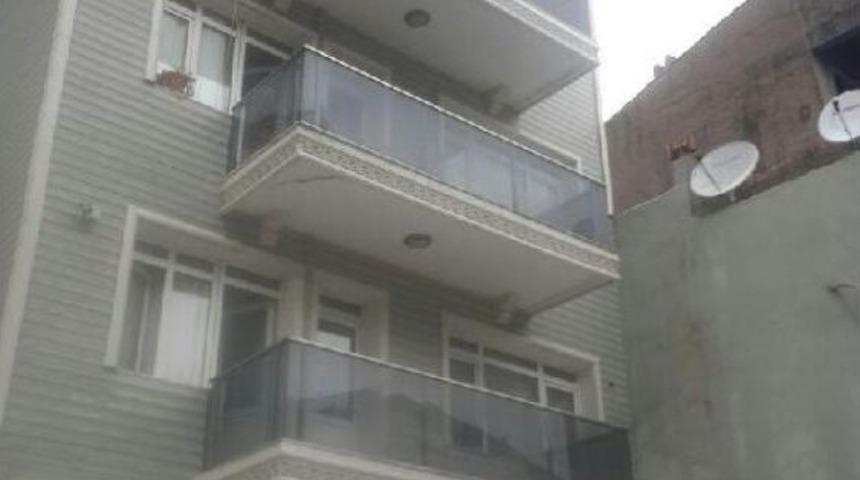 &Ouml;ld&uuml;r&uuml;l&uuml;p Yol Kenarına Atıldı, Evinde De Annesi, Kızkardeşi Ve Hamile Eşi Bı&ccedil;akla &Ouml;ld&uuml;r&uuml;ld&uuml;