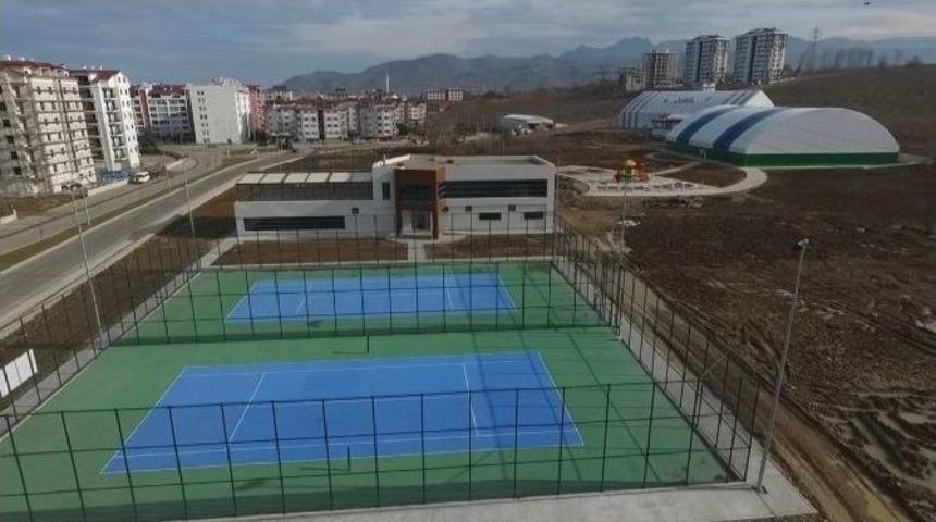 Tenis Kortları Nisan’da Açılıyor