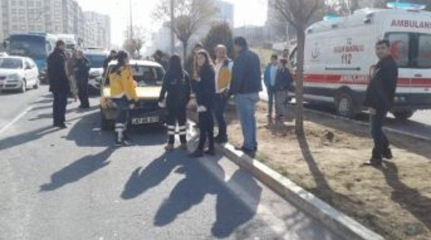 Mardin&rsquo;de Trafik Kazası: 4 Yaralı