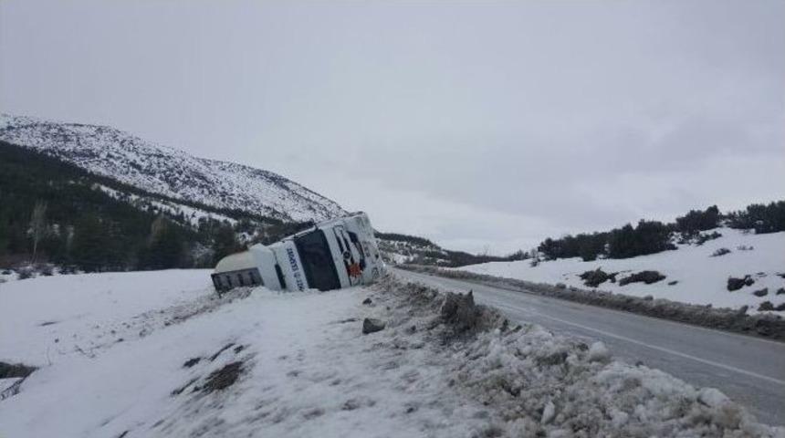 Isparta&rsquo;da Akaryakıt Tankeri Kaza Yaptı