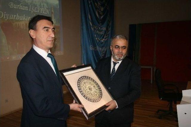 Muş’ta ’islam’da Ailenin Önemi Ve Aile Bağlarının Güçlendirilmesi’ Konferansı