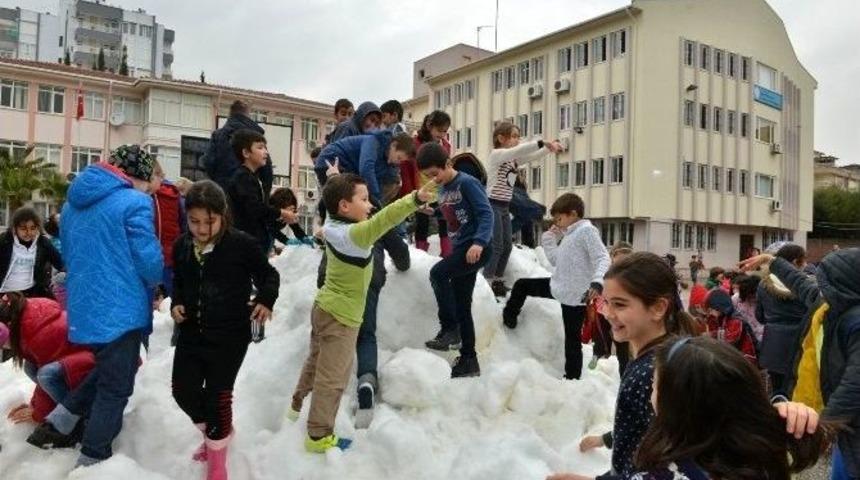 Konyaaltı&rsquo;nda &lsquo;kar&rsquo; Heyecanı Devam Ediyor