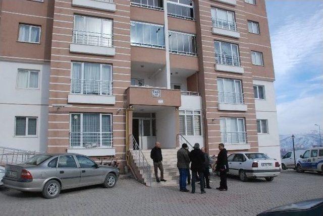 Yaşlı Adam Apartmanın Bodrum Katında Asılı Olarak Bulundu