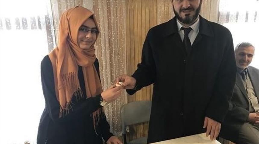 K&uuml;&ccedil;&uuml;k Hafızlar &Ouml;d&uuml;llendirildi