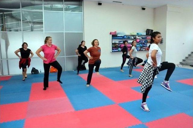 Pilates Ve Zumba Manavgatlı Kadınların G&ouml;zdesi Oldu 1