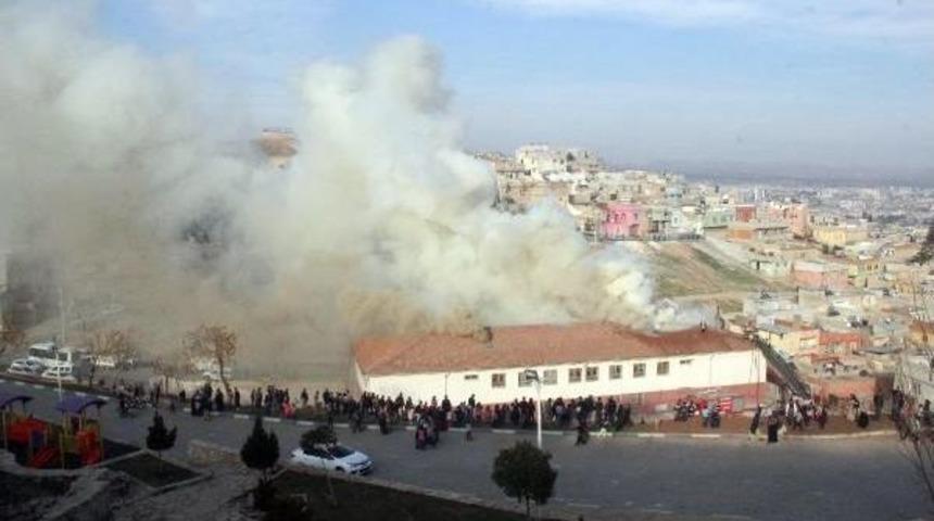 Şanlıunfa'da Okulda Korkutan Yangın