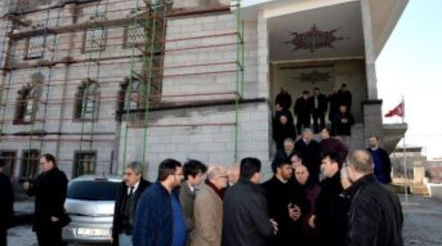 D&uuml;ndar, Bağlarbaşı Ziraat Camii&rsquo;ni Gezdi