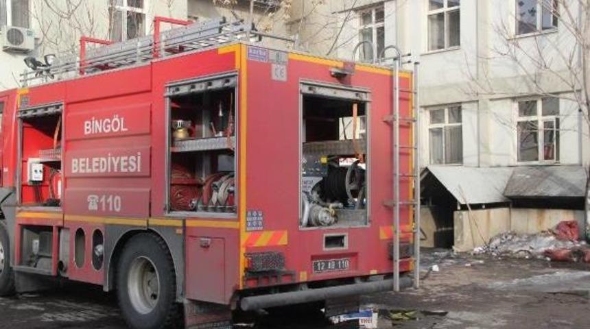 Bing&ouml;l Devlet Hastanesi Ek Binasında 'duman' Tahliyesi