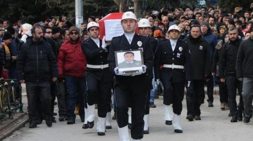 Şehit Polis Havaalanında Meslektaşları Tarafından Karşılandı (2)