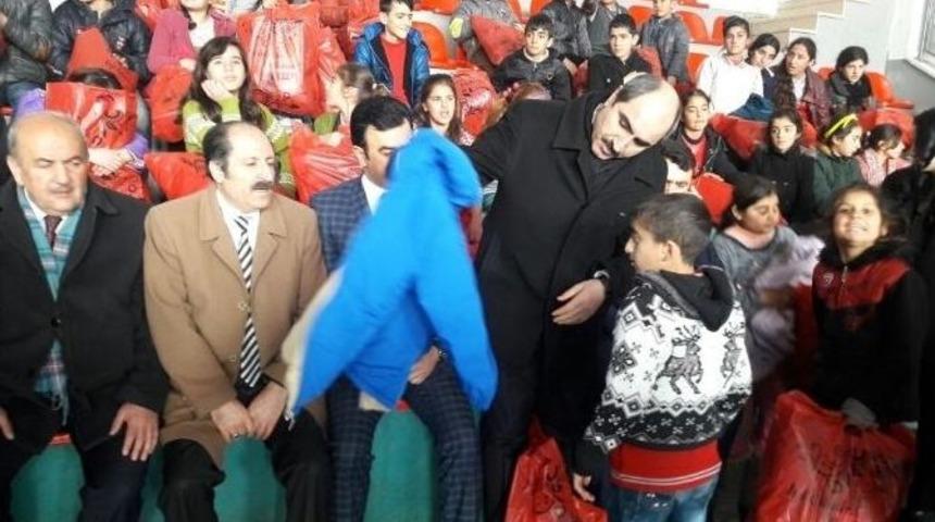 Van&rsquo;da &lsquo;120 Kahraman &Ccedil;ocuk&rsquo; Anısına Yardım