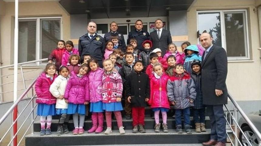&Ouml;ğrencilerden Polislere Ziyaret