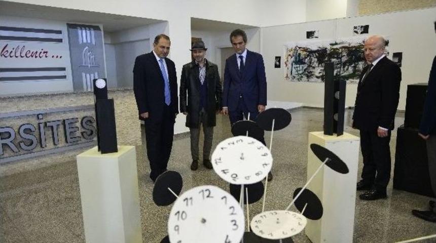 Vali Kaban, G&uuml;zel Sanatlar Fak&uuml;ltesi&rsquo;nde İncelemelerde Bulundu