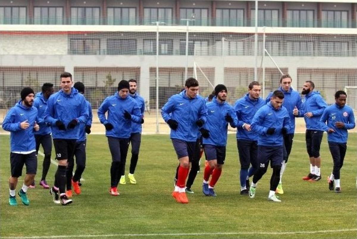 Antalyaspor Eto&rsquo;o&rsquo;suz &Ccedil;alıştı