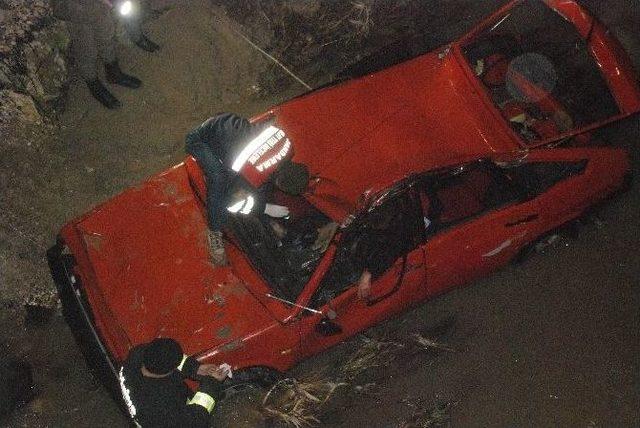 Otomobil Dereye U&ccedil;tu: 1 &Ouml;l&uuml; 1