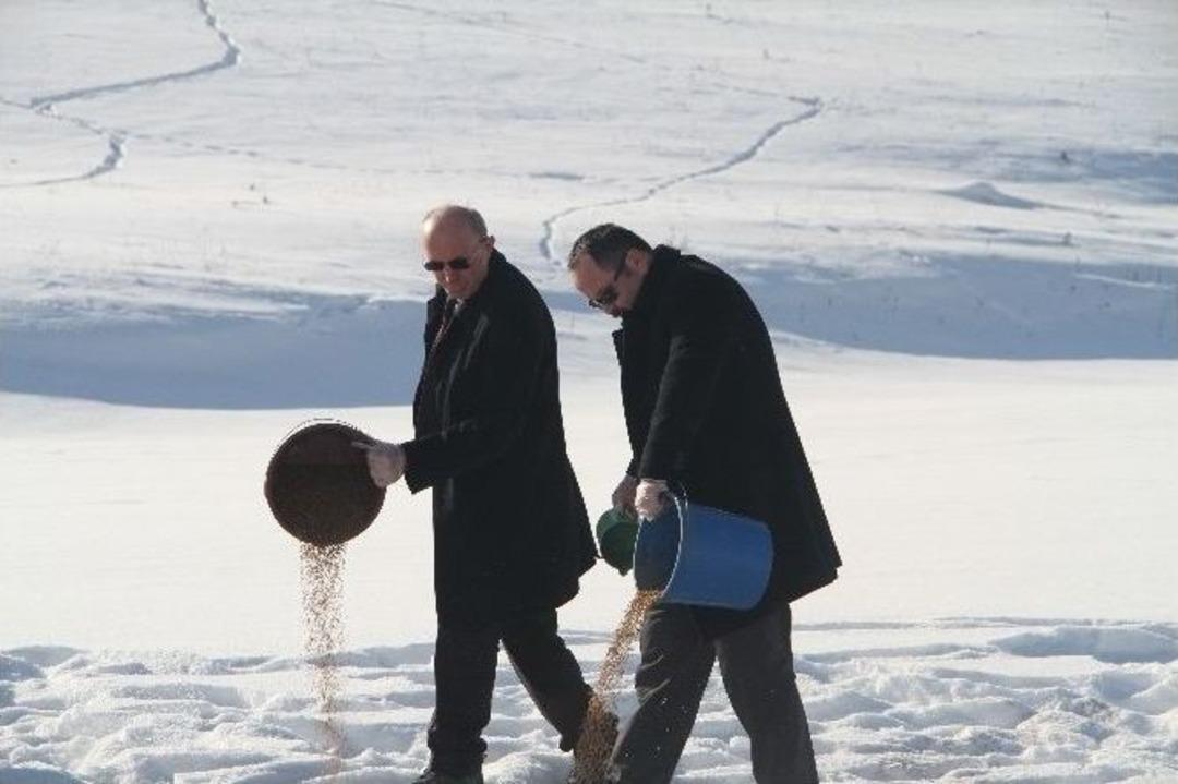 Yaban Hayvanları İ&ccedil;in Doğaya Yem Bırakıldı