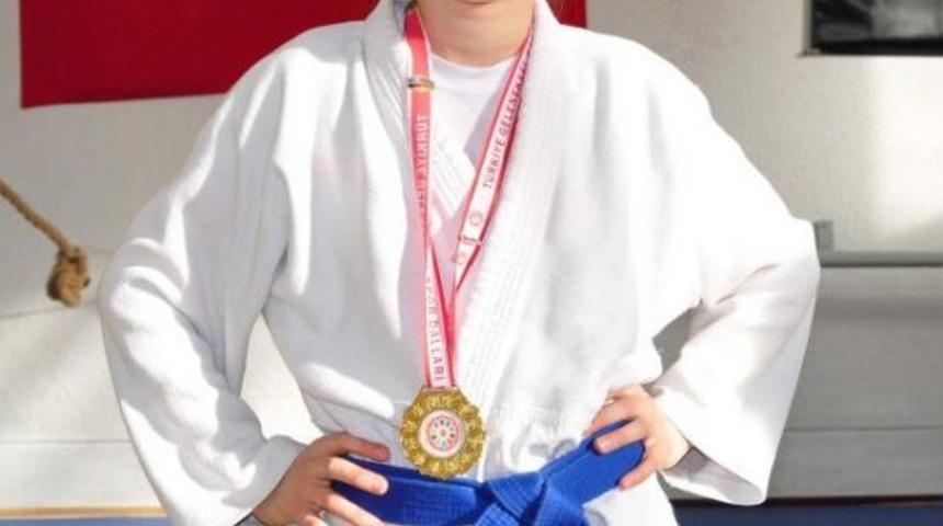 12 Yaşındaki Judocu Her Yarışmada Birinci Oldu