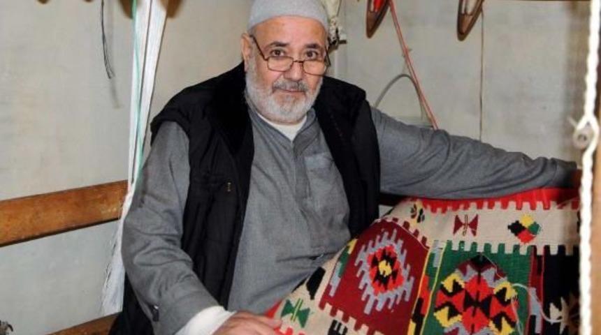 Suriyeli Kilimci, 4 Asırlık Aile Mesleğini T&uuml;rkiye'de S&uuml;rd&uuml;r&uuml;yor