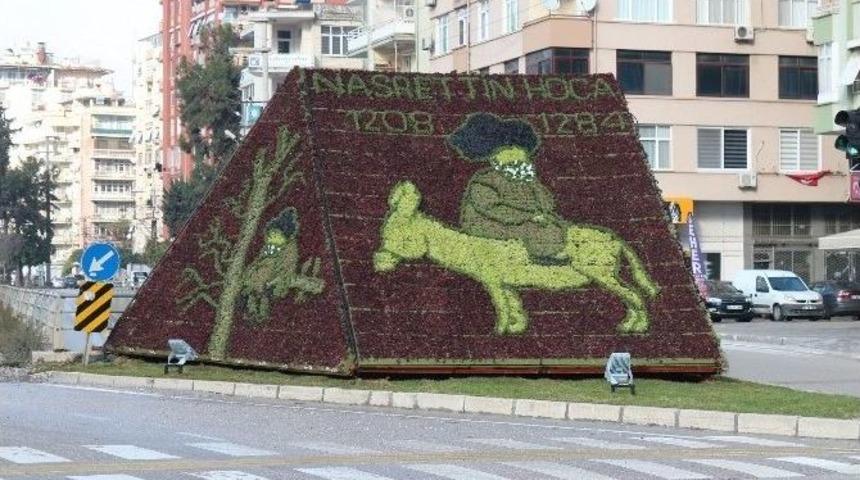 Nasrettin Hoca, Dikey Bah&ccedil;ede Tasvir Edildi