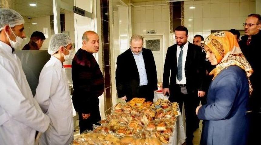 Tuşba&rsquo;da &lsquo;beyaz Bayrak G&uuml;venli Gıda Başarı Belgesi&rsquo; Dağıtımı