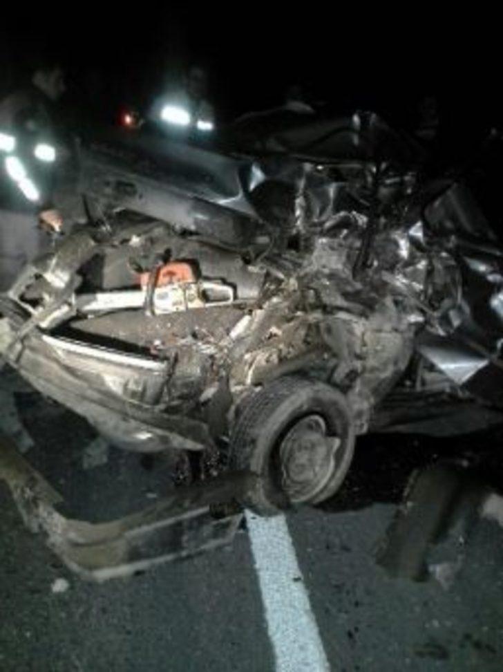 Samsun'da Iki Otomobil Çarpıştı: 1 Ölü, 3 Yaralı