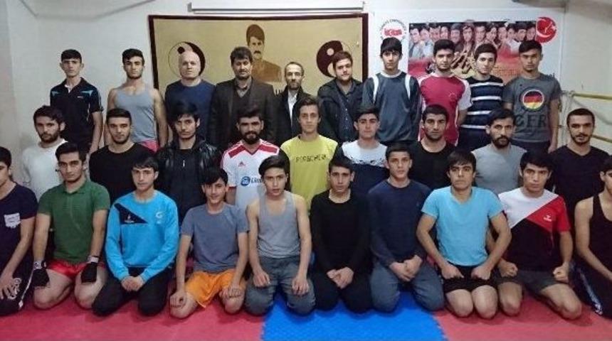 Abdurrahman Akyüz Sporcularla Bir Araya Geldi
