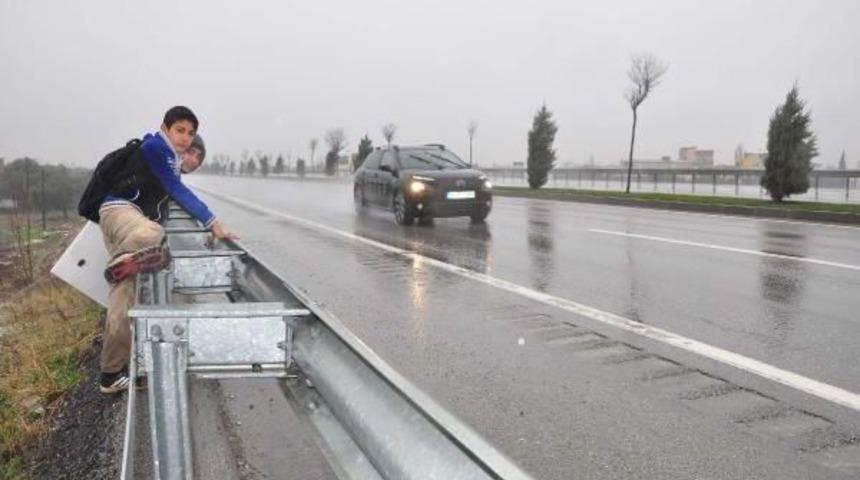 Alt Ge&ccedil;itler Suyla Dolunca Bulunan Tehlikeli &Ccedil;are