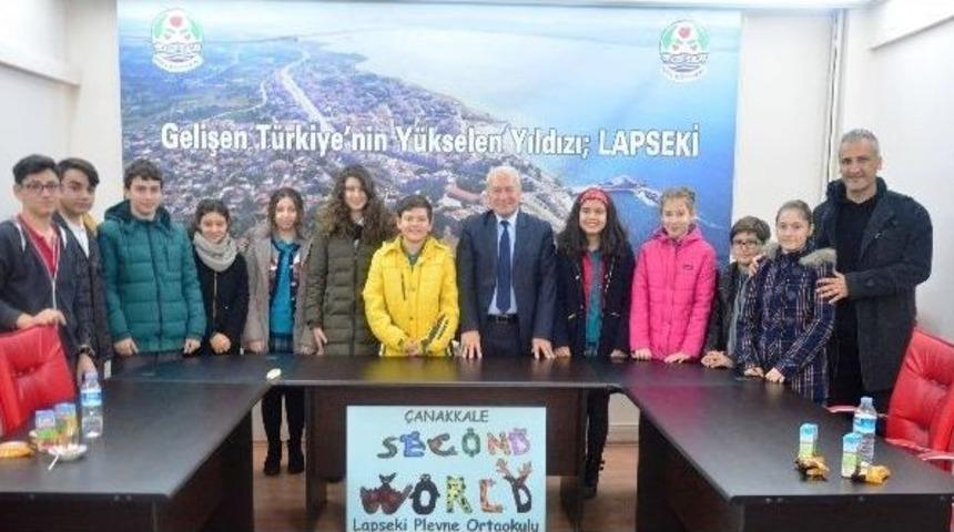 Şampiyon &Ouml;ğrencilerden Lapseki Belediyesine Ziyaret