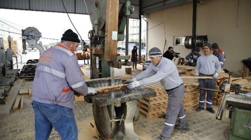 D&ouml;şemealtı &Uuml;reten Belediye Oldu