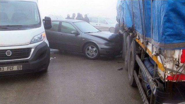 Konya&rsquo;da 32 Ara&ccedil; Birbirine Girdi 1