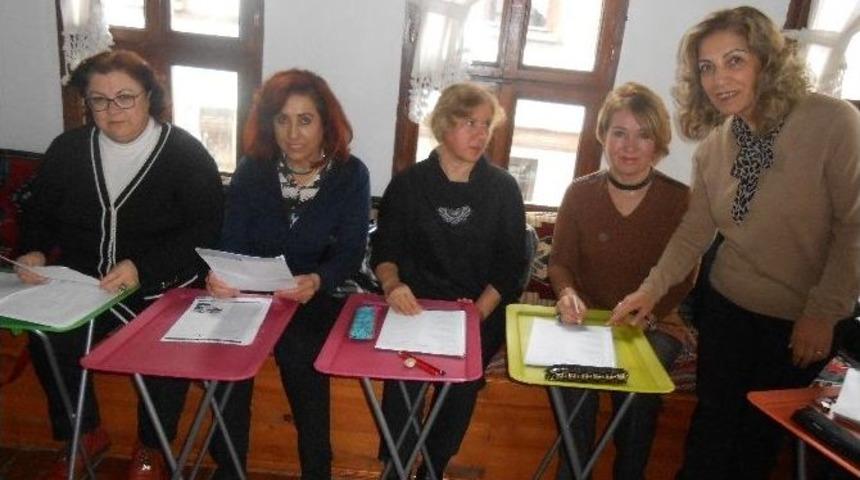 Eskişehir Eğitim Ve &Ouml;ğretimi Destekleme Derneği&rsquo;nden G&ouml;n&uuml;ll&uuml;lere İngilizce Kursu