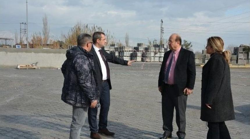 Efeler Belediyesi Şantiyeleri İle G&uuml;&ccedil;leniyor