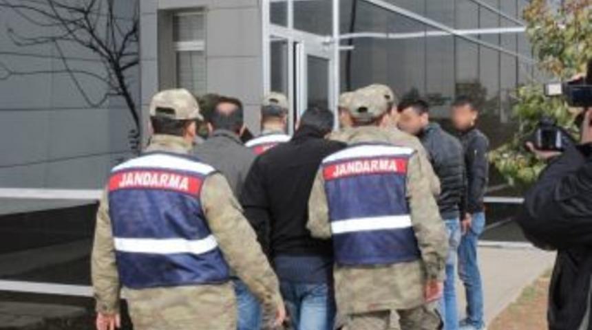 Adliyeye Sevk Edilen Kavga Olayının 10 Ş&uuml;phelisinden 1&rsquo;i Tutuklandı