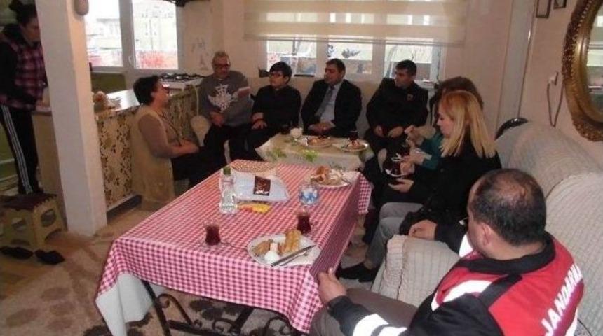 Kaymakam Şehit Ailelerinin Sorunları Dinledi