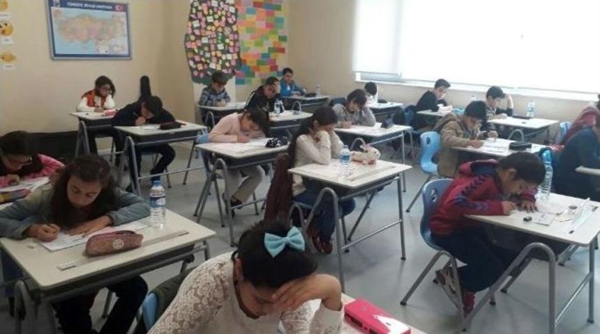 T&uuml;rkiye Genelinde 60 Bin &Ouml;ğrenci Başarılarını &Ouml;l&ccedil;t&uuml;