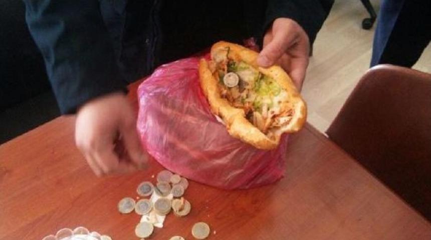 Dilenciler, Topladıkları Parayı Ekmek Arası D&ouml;nerin I&ccedil;ine Saklamış