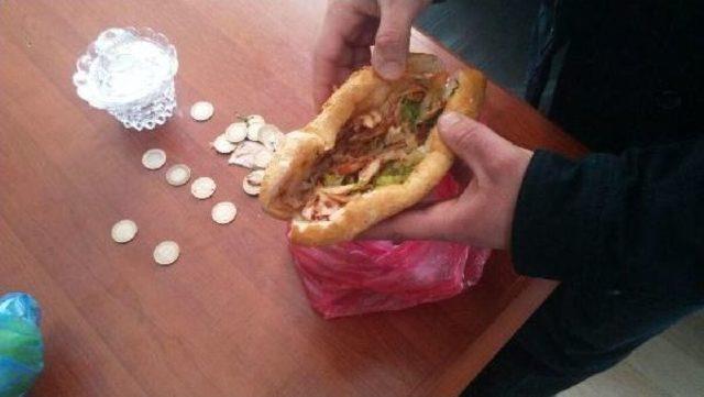 Dilenciler, Topladıkları Parayı Ekmek Arası D&ouml;nerin I&ccedil;ine Saklamış 1