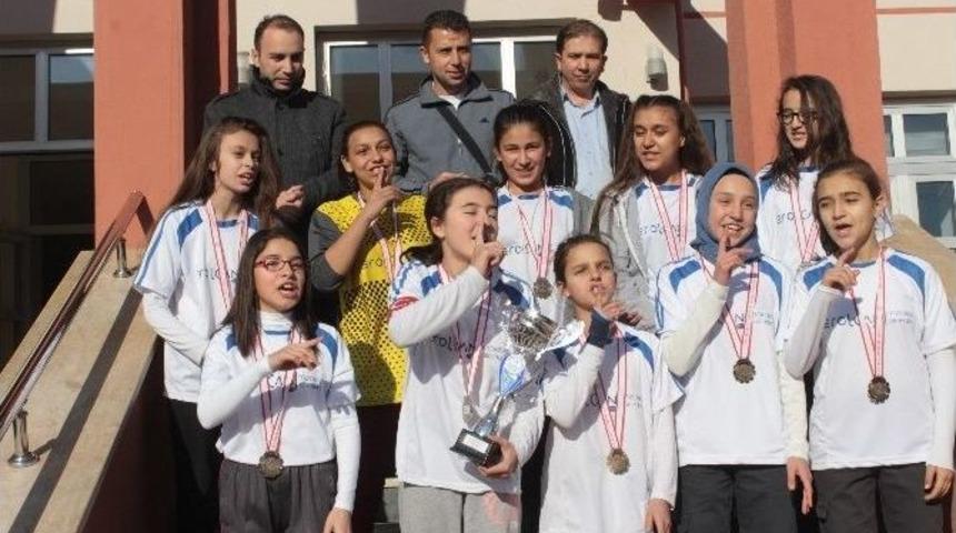 Moymul Ortaokulu Futsal Yıldız Kızlar Takımı, İl&ccedil;enin Gururu Oldu
