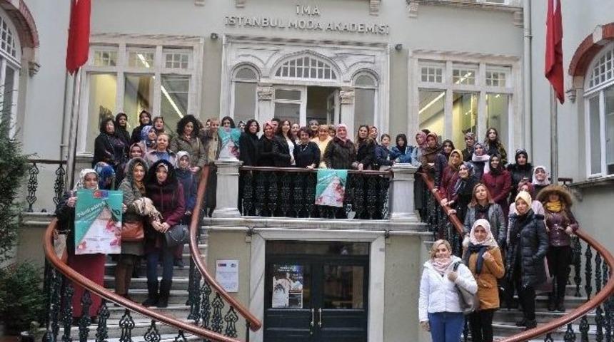 Geleceğin Tasarımcıları, Modanın Merkezinde İncelemelerde Bulundu