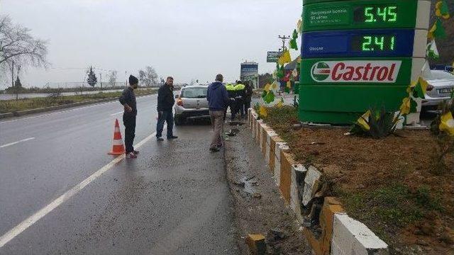 Aşırı Hız Kazaya Yol A&ccedil;tı: Biri Bebek 6 Yaralı 1